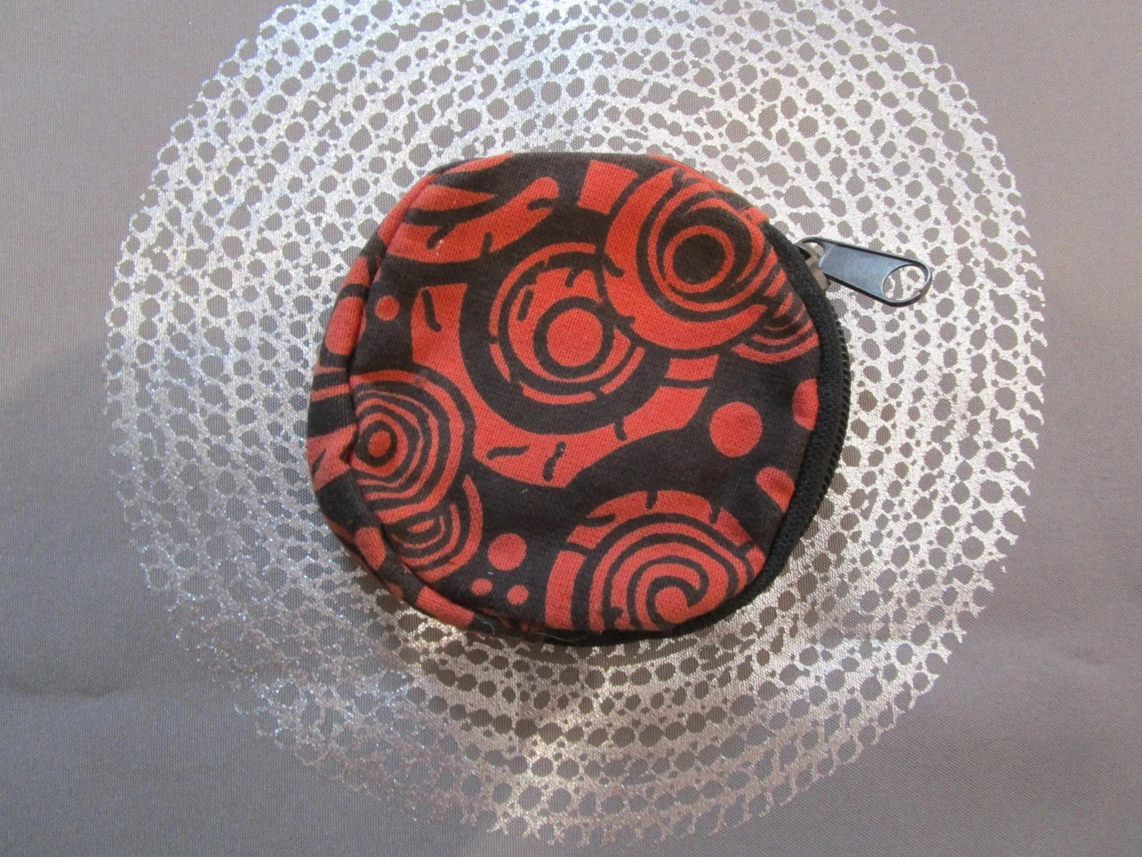 Porte-monnaie rond en tissu 100 % coton Style ethnique Fermeture zippée – Rouge Rouille Ø 10 cm P017